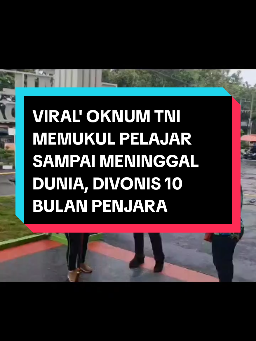 TNI Pukul Remaja di Medan hingga Meningg4l  Divonis 10 Bulan, Keluarga Histeris Hakim Pengadilan Militer I-02 Medan hanya menjatuhkan 10 bulan penjara terhadap Sertu Riza Pahlevi atas tindakan penganiay4an hingga membuat MHS (15) seorang pelajar meningg4l dunia.  Pada sidang yang berlangsung pada Senin (20/10/2025) siang, Letkol Ziky Suryadi, selaku Ketua Majelis Hakim, menyatakan terdakwa bersalah.  Dalam amar putusannya, Ziky mengatakan Sertu Riza terbukti secara sah dan bersalah karena kealpaannya menyebabkan m4tinya orang lain.  Hakim lalu menyatakan Sertu Riza melanggar Pasal 359 KUHP Jo Pasal 190 ayat 1 UU No 31 tahun 1997, Pasal 7 Jo Pasal 8 ayat 1 Jo Pasal 30 ayat 2 Perma 1 Tahun 2022.  