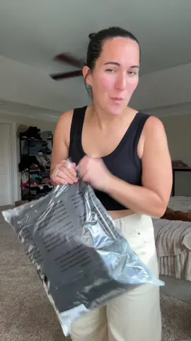 The puffer coat you’ll end up grabbing every single day ✨🖤 #puffercoat #pufferjacket #affordablefashion #wintermusthaves 