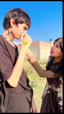 Hania 🤔#maidanoor77 #fyp #artistmaida #crew07 #trendy 