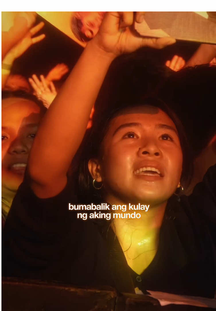 Ganito pala ang pakiramdam ng kantahin ang NGITI sa harap ng pinakamasasayahing tao sa Pinas! ✨ Let ‘Ngiti’ light up your day — listen on Spotify! #TheJuansNgiti #TheJuansTAWID @Carl Guevarra @RJ Cruz @JAPS. @Chael Adriano @The Juans Live 