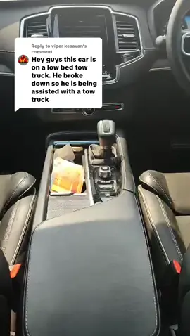 Replying to @viper kesavan Hi 👋🏽 if you know cars you’ll notice that the car is running at 110KM/hr and the green steering wheel displayed on the cluster is for Autopilot mode 