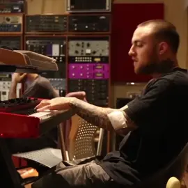 God Is Fair , Sexy Nasty by Mac Miller.  #songoftheday🎧  #underratedsongs  #underratedartistcheck  #macmillerforever  #macmiller 