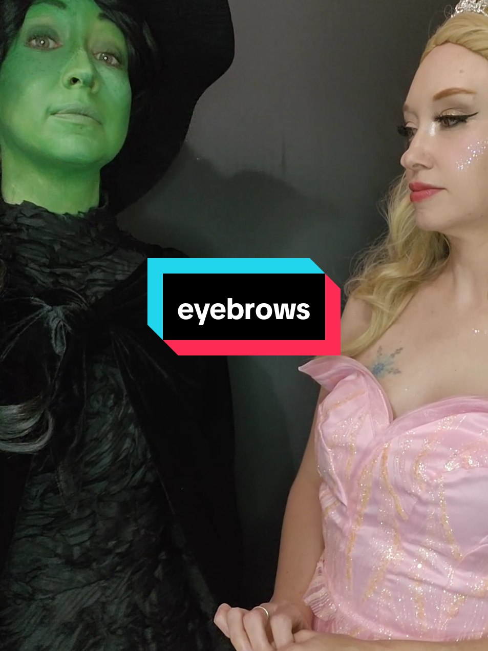 not exactly what I meant... @Poison Thrivy #wicked #elphabaandglinda #glindacosplay #elphabacosplay 