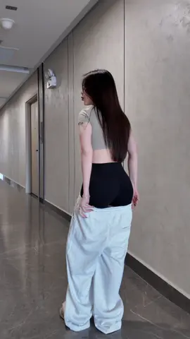 mặc quần này cho nó thoải mái an