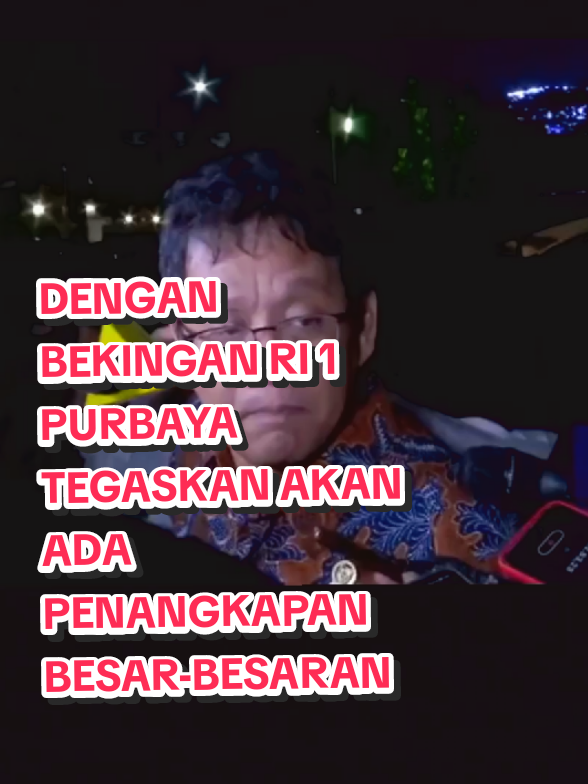 Menteri Keuangan (Menkeu) Purbaya Yudhi Sadewa membocorkan rencana penangkapan mafia besar-besaran dalam praktik perdagangan di Indonesia.  Tak hanya penyelundupan, pelaku praktik under invoicing juga ikut ditertibkan dalam penangkapan yang akan datang. Praktik under invoicing merupakan bentuk pemalsuan data yang dilakukan dengan mencantumkan nilai faktur yang lebih rendah dari harga sebenarnya untuk suatu barang atau jasa.  Praktik ini sering kali dilakukan oleh importir untuk menghindari kewajiban pajak dan bea masuk yang seharusnya dibayarkan kepada negara.  Menkeu Purbaya memastikan penegakan hukum berlaku tanpa pandang bulu, termasuk bagi pelaku yang dilindungi orang berpengaruh sekalipun. #purbaya #sorotan 
