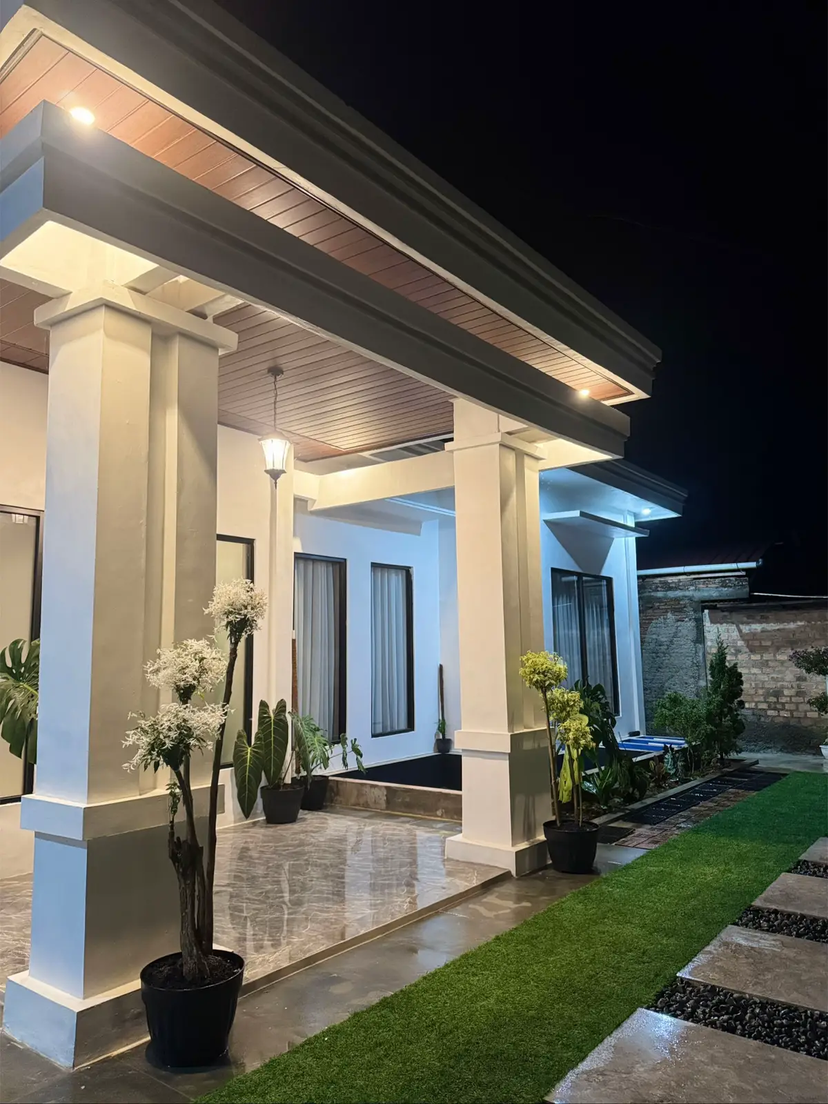 Lebih suka moto rumah di malam hari🤗