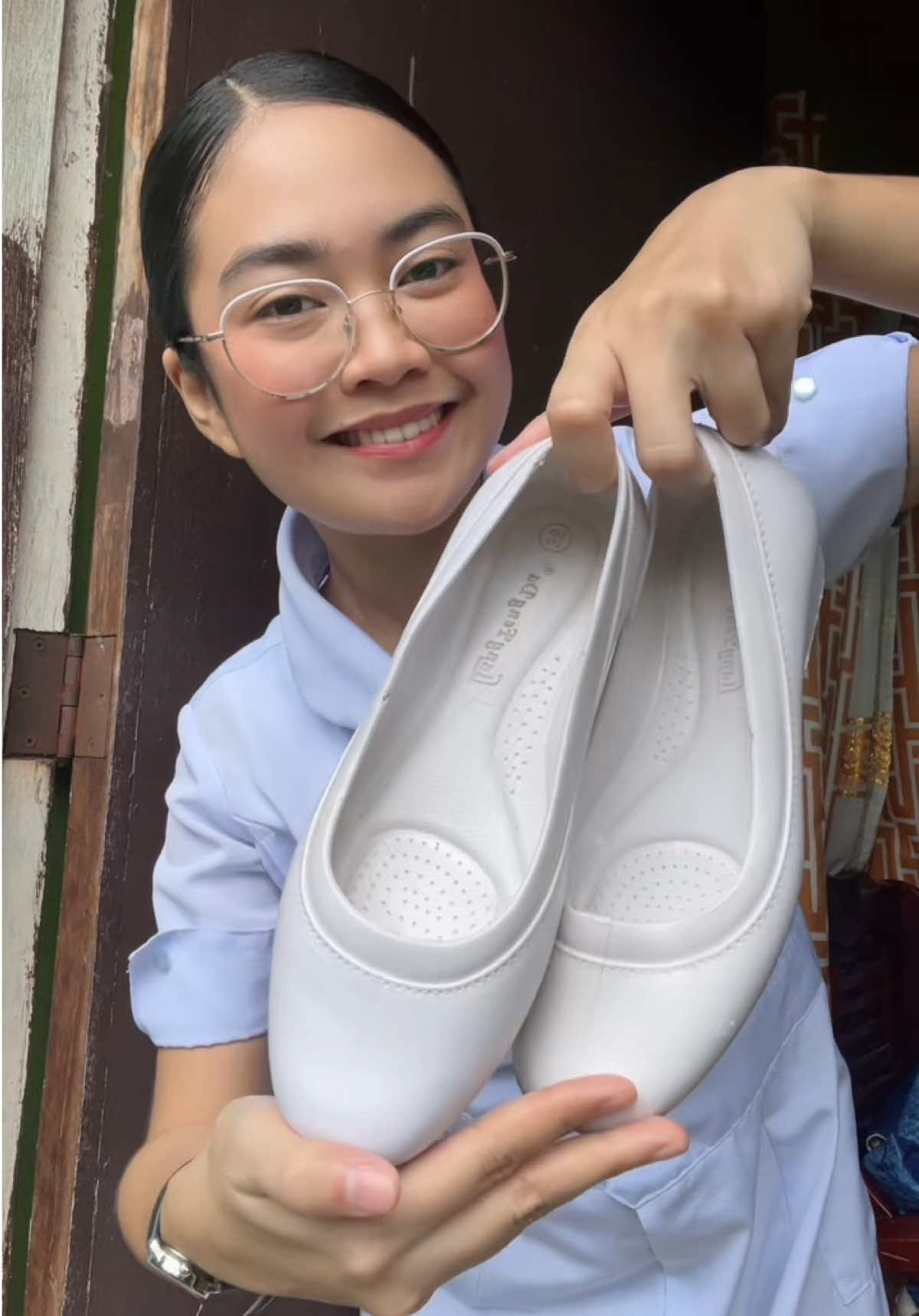 Perfect for duty and super mura — ₱99 lang ‘tong nursing shoes 🤍#nursingshoesforclinicals #whiteshoesfornursingstudent #nursingshoes #whiteshoes #nursing 