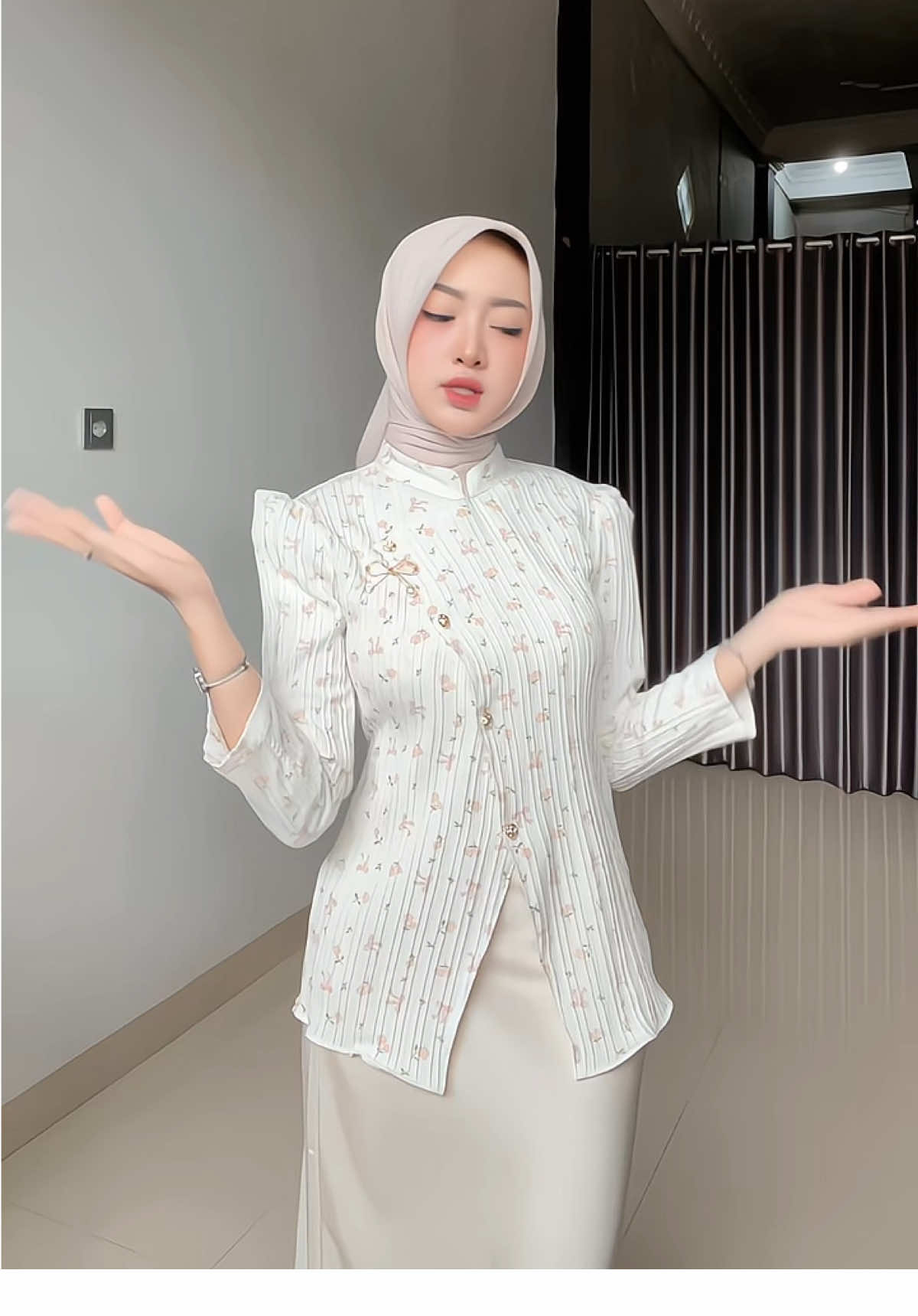 #OOTD #outfitinspo #kebayamodern #kebayacoquette #kebayamurah 