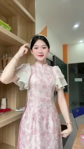 Cho phép em sưởi ấm con tim anh được hong? ☺️ #xh #fyp #cogiao #cicithuyclothing #aodai 