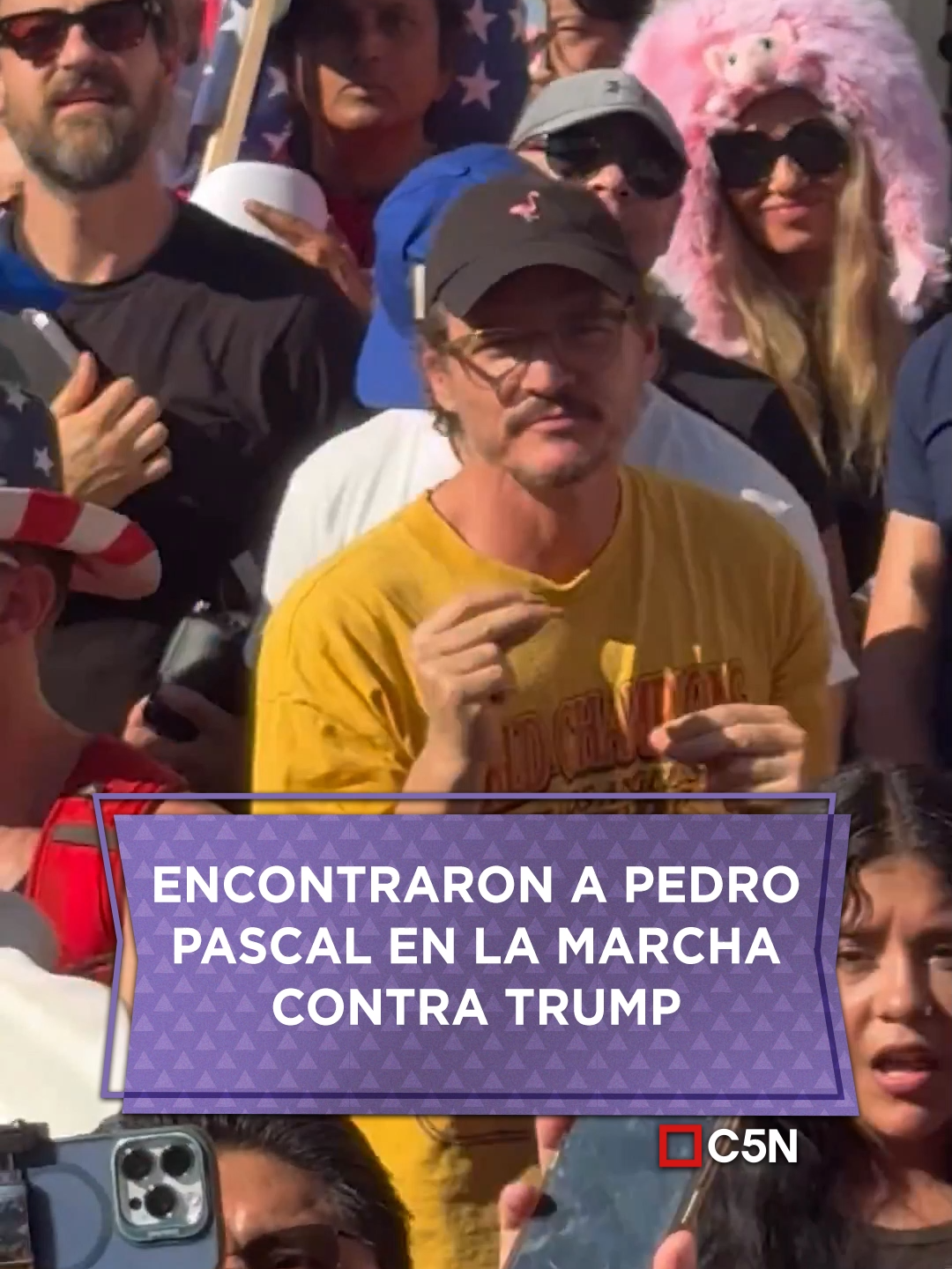 👤 Encontraron a Pedro Pascal en la marcha contra Trump | #c5n #noticias #trump #pedropascal