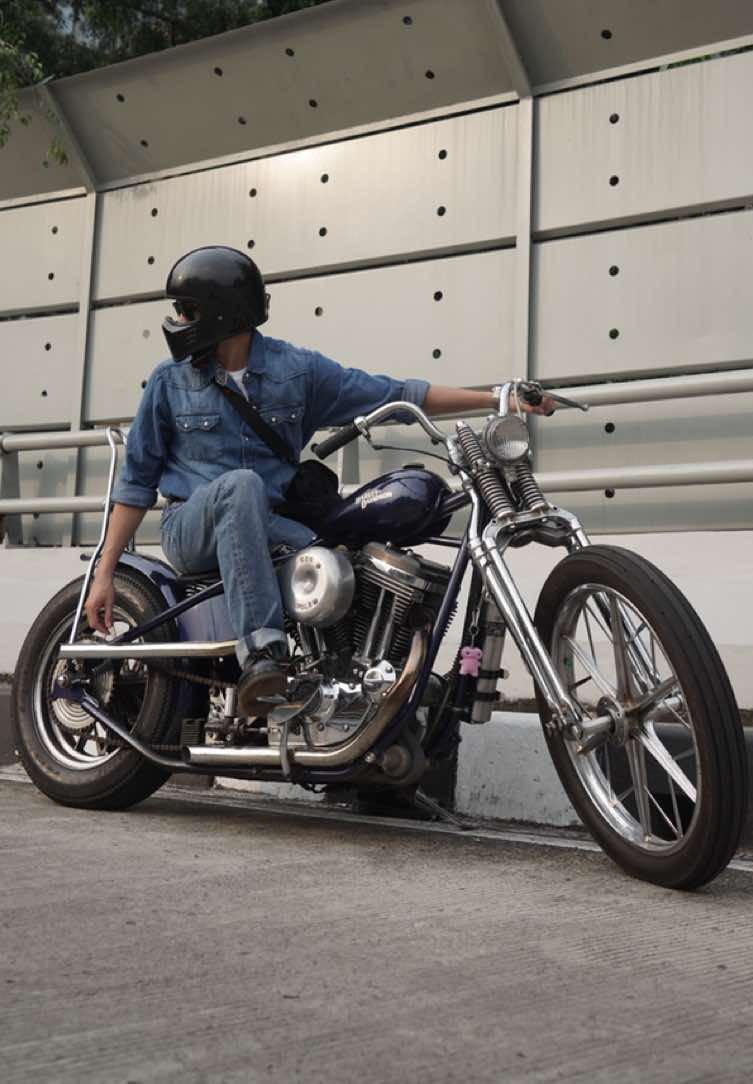 Sunset & The City 🌆                          🎥 = @Zed #harleydavidsonindonesia #chopperindonesia #sportster1200 #chopper #sportster 