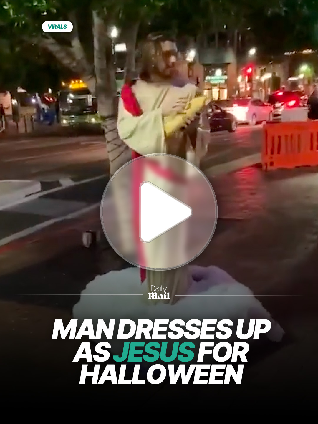 He gave bread to those in need ❤️ 🎥 Haley Baxter via Storyful #costume #halloween #christian #jesus