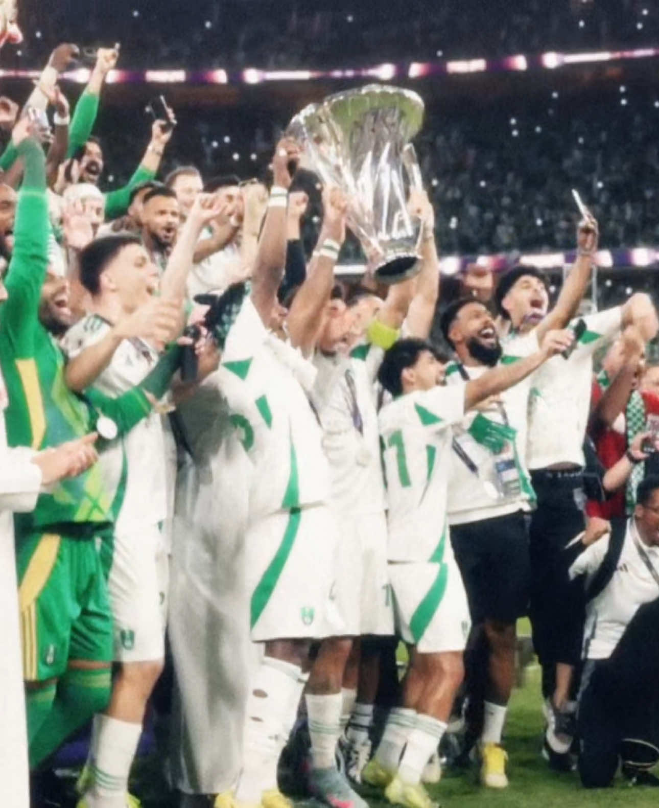 تذكر من تكون 💚 #الاهلي #القارات #النخبة #عامر_الخوذيري #alahli 