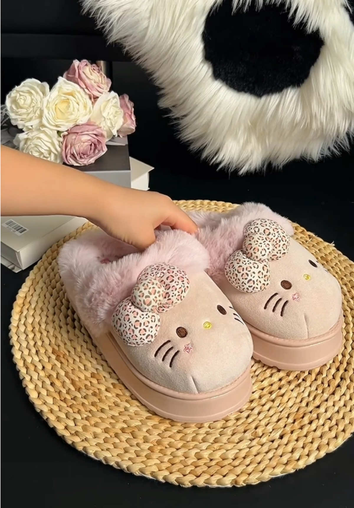 Mang vừa xinh vừa ấm chân 😻 #reviewgiay #reviewgiaydepgiare #giaysneaker #giaythethao #xh                