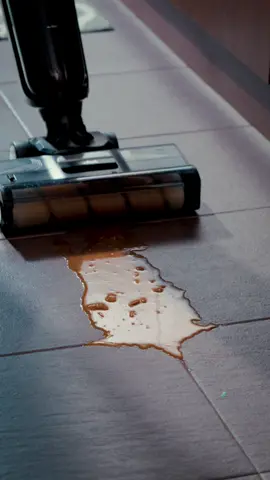 Did you see that? 😲​ ​X-Clean 4 Wet & Dry Cordless Handstick Vacuum Cleaner GF5035 does that! Even cleaning the thick, sticky dhal in just one, pass. 😮‍💨​ ​✔️ 2-in-1 vacuum & mop. Clears wet & dry messes in a single swipe​ ✔️ Smart Dirt Detection. Boosts power where it’s needed​ ✔️ Self-cleaning programme + auto-drying. No more rinsing dirty rollers.​ .​ .​ #TefalMY#LessChoresMoreLife #RilekKeranaTefal #XClean4  #NoMoreBackbends 