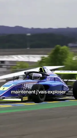 Squeezie se prend un mur pendant le GP Explorer #squeezie #pourtoi #gp #fyp #course