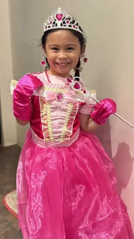 ANG MUNTING PRINSESA❣️🥰♥️ #littleprincess #princessaurora #CapCut #tiktoktrendingvideo #prinsesa FAIRYTALE PRINCESS❣️ Trick or Treat Costume Princess ; Complete Set❣️🤩 Check out to my yellow basket❣️❣️ @Callie Suelto