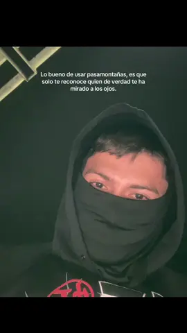 Por eso llevo visera polarizada jaja #bikers #pasamontañas #mundomotero #hombres 