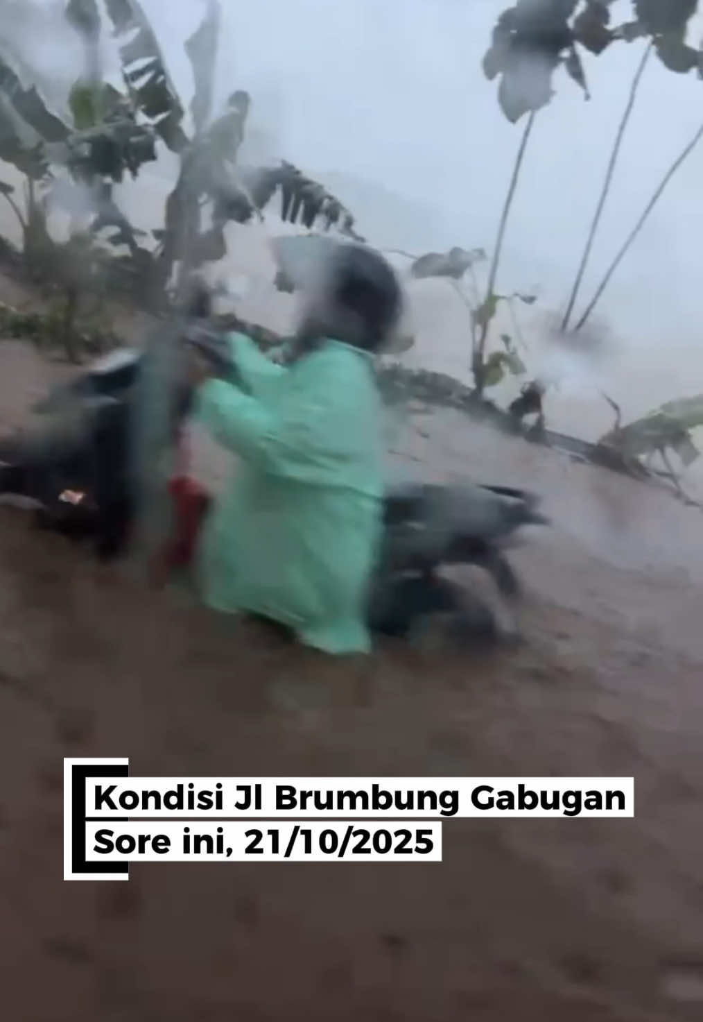 Kondisi Banjir di jalan Brumbung Gabugan Tanon Sragen. Selasa 21/10/2025