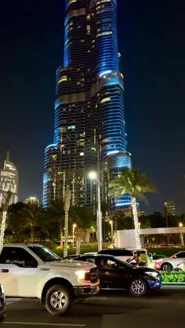 Colourful Burjkhalifa😍💗#dubai #trending #burjkhalifa #dubaimall #foryoupage 
