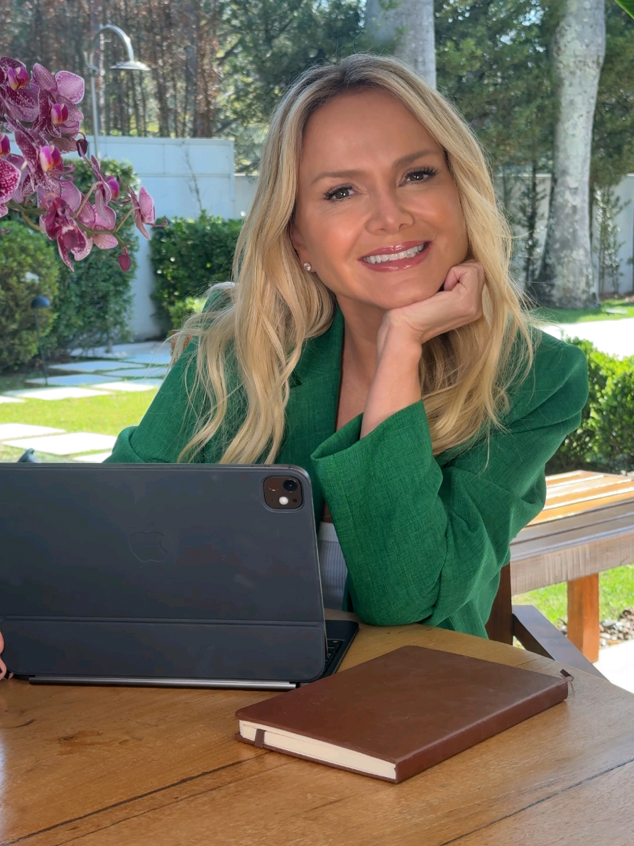 O dia está só começando por aqui, mas a casa já está preparada pra quando for a hora de relaxar. E pra deixar tudo ainda mais especial, eu conto com @Bom Ar  Difusor Elétrico, que transforma cada ambiente e deixa cada cantinho com uma fragrância diferente. Vocês já testaram por aí? É bom demais, é BOM AR! #TodoBomMomentoTemBomAr #Publicidade #rotina #casaperfumada 