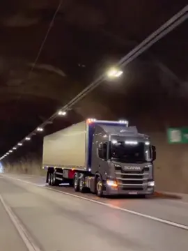 outra vez meu coração te procura  @Andrea Carvalho  #zezedicamargoeluciano #amorporcaminhão 