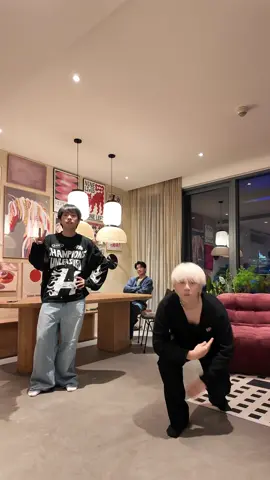 Nghe bảo đội này toàn em út nhóm nhạc 😅 @ST Sơn Thạch @P tothe N  