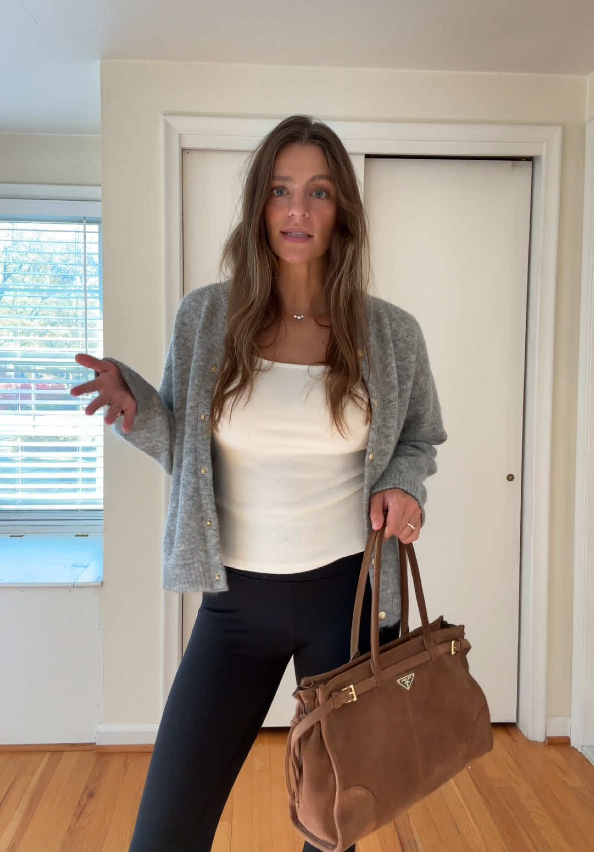 What am I even saying 😂 postpartum brain is wild #momstyle #sezane #sezanelovers #flaredleggings 