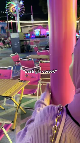 Dari uniform lama sampai ke uniform baru saya bertahan bang