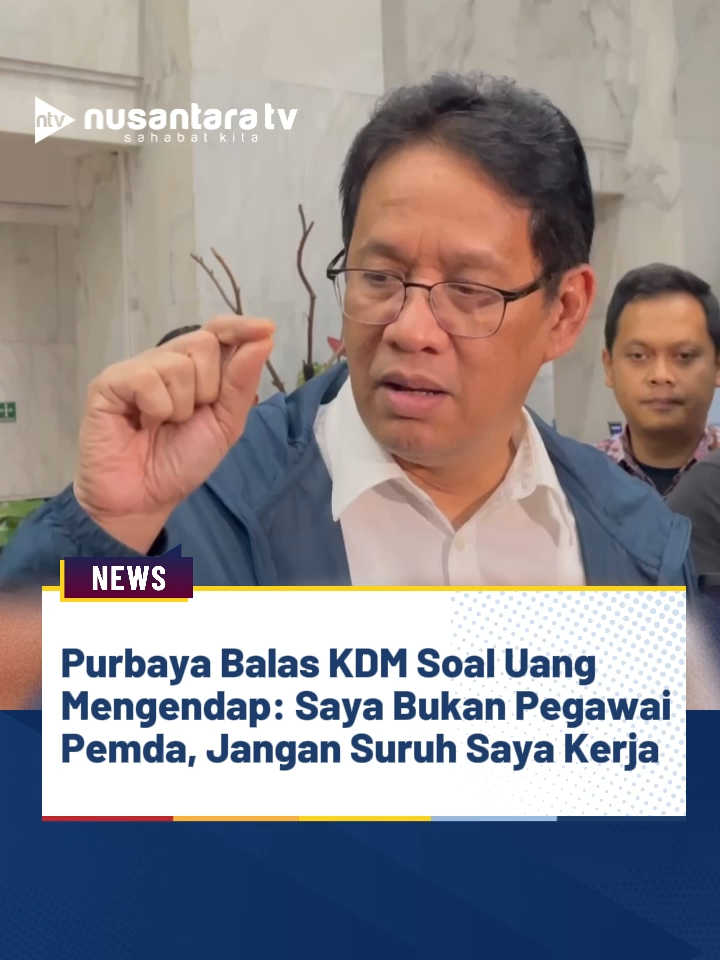 Menteri Keuangan (Menkeu) Purbaya Yudhi Sadewa menanggapi tantangan Gubernur Jawa Barat (Jabar), Dedi Mulyadi (KDM), terkait data dana Pemerintah Daerah (Pemda) yang mengendap di perbankan. Ia menjelaskan bahwa data mengenai dana Pemda yang mengendap di bank diperoleh dari Bank Indonesia (BI) melalui sistem monitoring perbankan. Purbaya juga menegaskan bahwa dirinya bukan pegawai Pemda Jabar dan meminta KDM untuk memeriksa sendiri data tersebut ke BI jika ingin mengetahui detailnya. --------------- NRF #Purbaya #MenkeuPurbaya #KDM #DediMulyadi #nusantaratv #nusantaratvsahabatkita