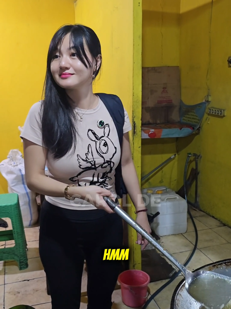 Replying to @rio910107 capa sukaa singkong goyengg? 😉 #prank #carolde #singkong 