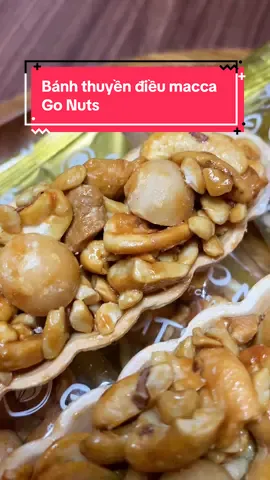 Bánh thuyền mix hạt điều và macca, vỏ bánh mỏng giòn, hạt thơm bùi. Ai đang tìm bánh mix hạt thì thử loại này của nhà Go Nuts nè #nhunguyen28 #foodreview #banhthuyenmixhat #gonuts #ancungtiktok 