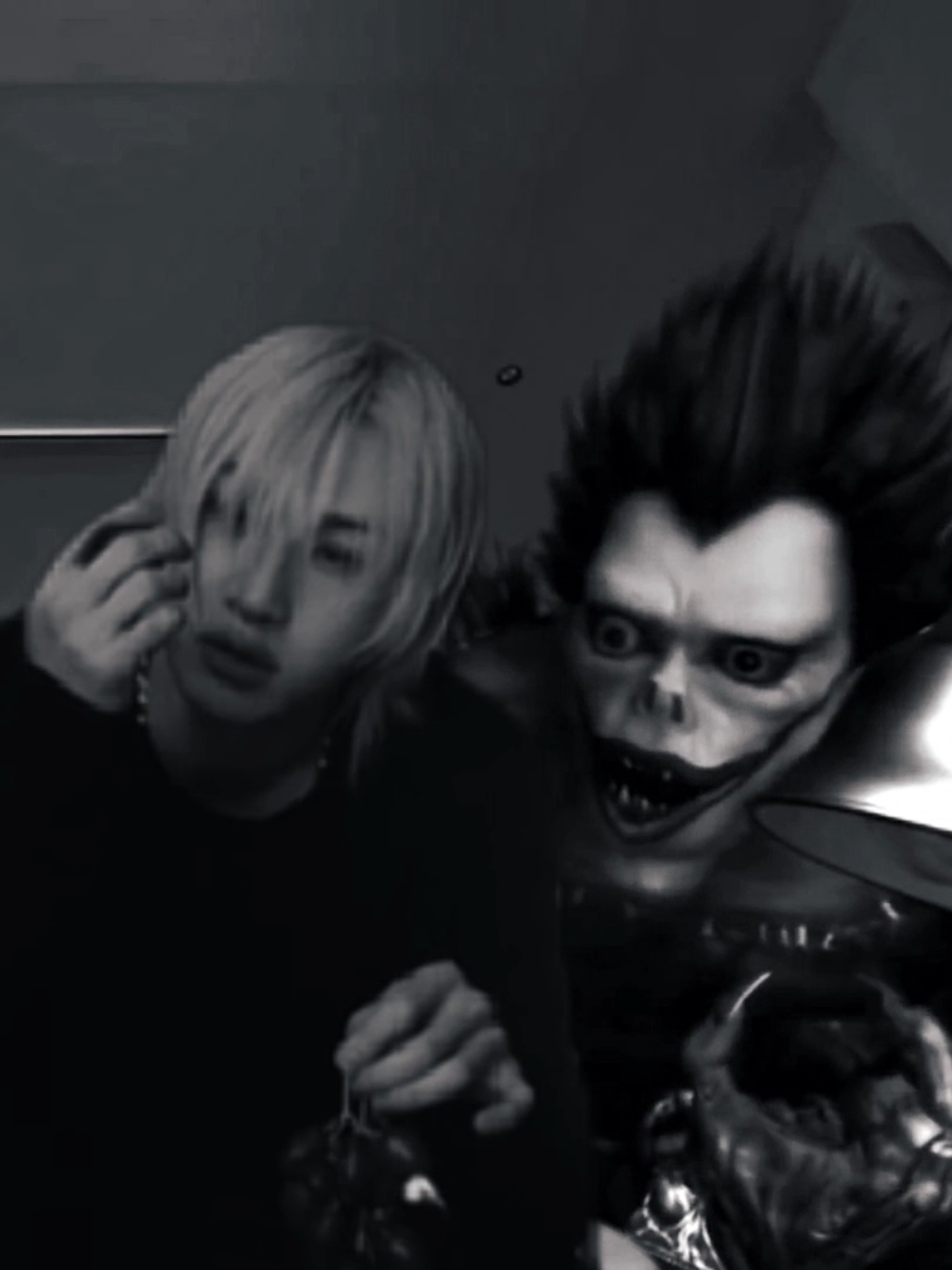 У него нет яблок🍎, но у него есть виноград🍇 #bangchan #ryuk #deathnote #StrayKids #DoIt 