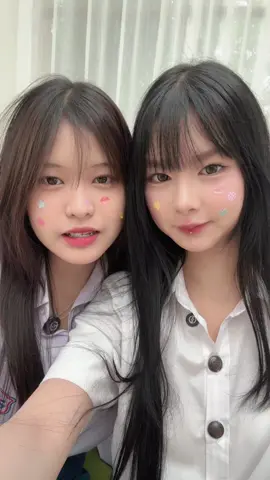 คนสวยมากับคนสวยคั้บบ👀💓 @_lovecutebunny @ขนมมม #tiktoklooks #คลาสแฟชั่น #แผ่นแปะสิวชับบี้ #ชับบี้ 