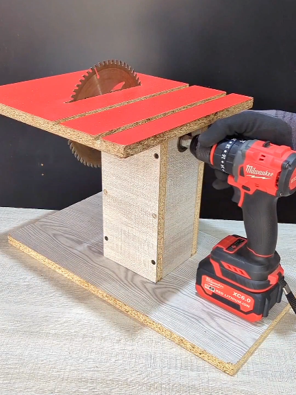 Genius Wood Cutting Trick 🧠 #tipsandtricks #woodworking #DIY #diytips #viral 