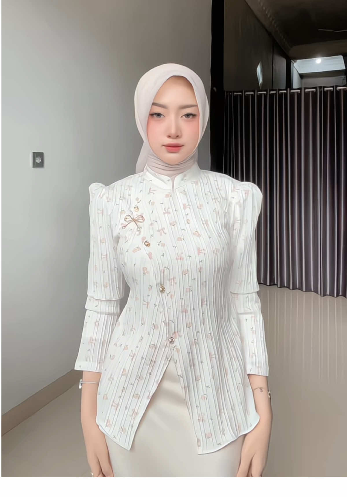 #OOTD #outfitinspo #kebayamodern #kebayacantik #kebayajanggan 