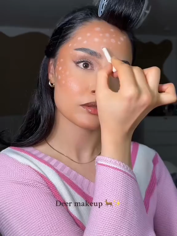 Main Character Energy. 👻 Wenn dein Make-up mehr Drama hat als jeder Horrorfilm. 💅@znbofficiall #douglascosmetics #douglas #halloween