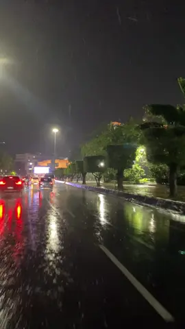 ujan e ga gelem terus terang#hujan #simpanglimasemarang #utopia #fyp #semarang24jam 