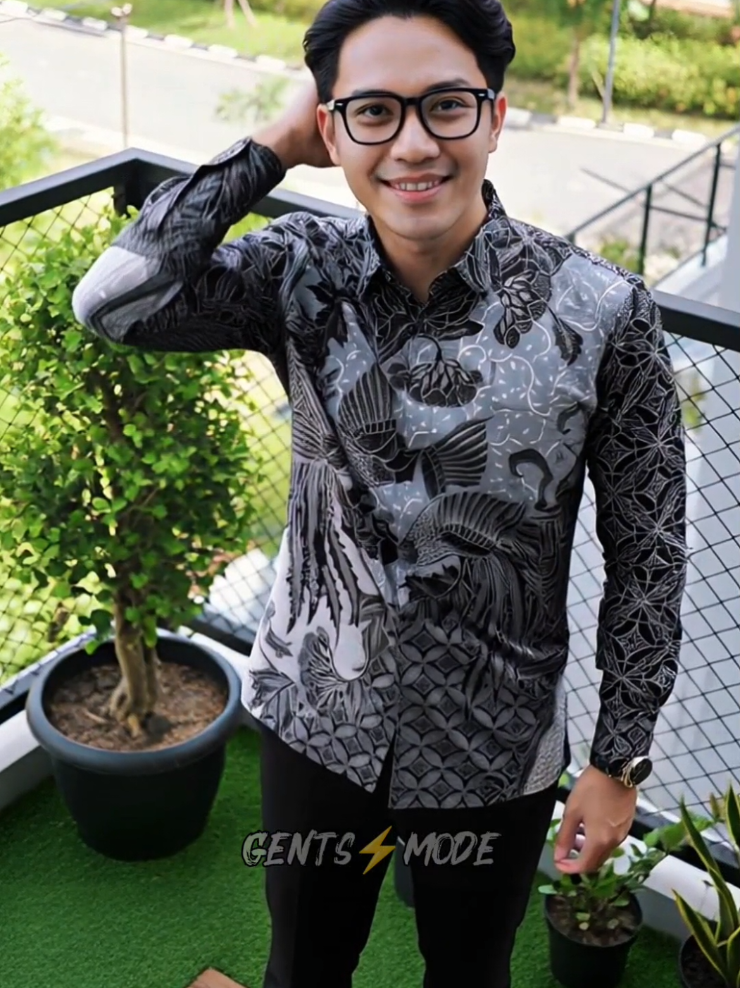 Rekomendasi kemeja batik pria lengan panjang, bahan enak dan nyaman, cocok ni untuk outfit kerja maupun ke acara formal, buruan cek keranjang kuning sekarang mumpung harga masih promo🏷 #kemejabatik #kemejabatikslimfit #kemejabatiklenganpanjang #kemejabatikpria #outfitinspiration 