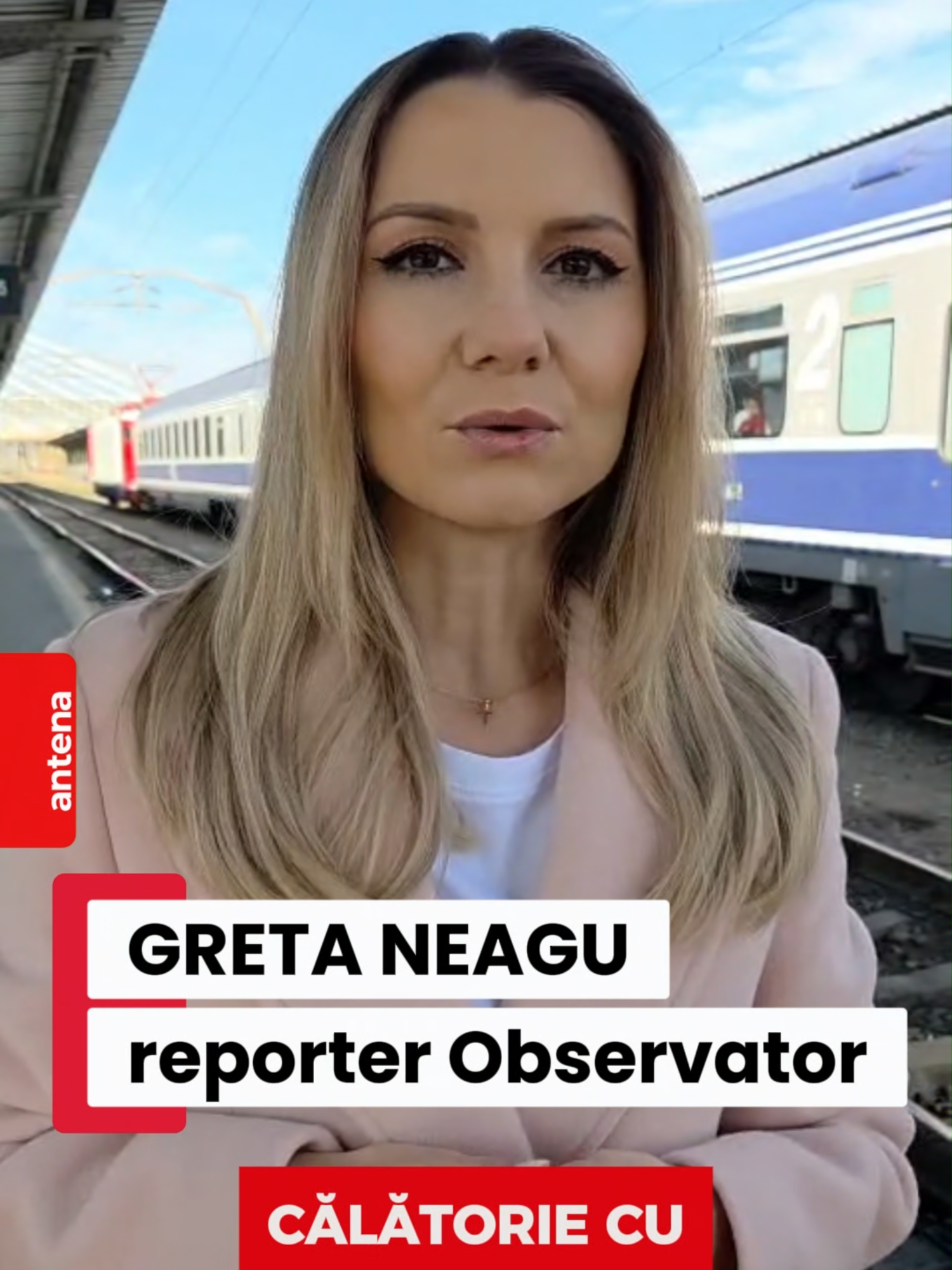 CFR vs CFR, un război intern între două părți ale colosului de transport a dus la suspendarea mai multor trenuri. De suferit au avut, desigur, oamenii de rând. Cu precădere navetiștii, care s-au trezit în gară că nu au cu ce să meargă la serviciu, în dimineața de 21 octombrie. Greta Neagu a fost în Gara de Nord și a făcut fotografia momentului. După mai bine de 15 ore de la întreruperea mersului trenurilor pe zeci de rute, instituțiile implicate au ajuns la un acord, iar circulaţia pe şine a fost reluată. Însă nu există certitudinea că problema nu va reveni. Ba dimpotrivă.  #cfr #trenuri #gara #observator #a1 #antena1 #fyp