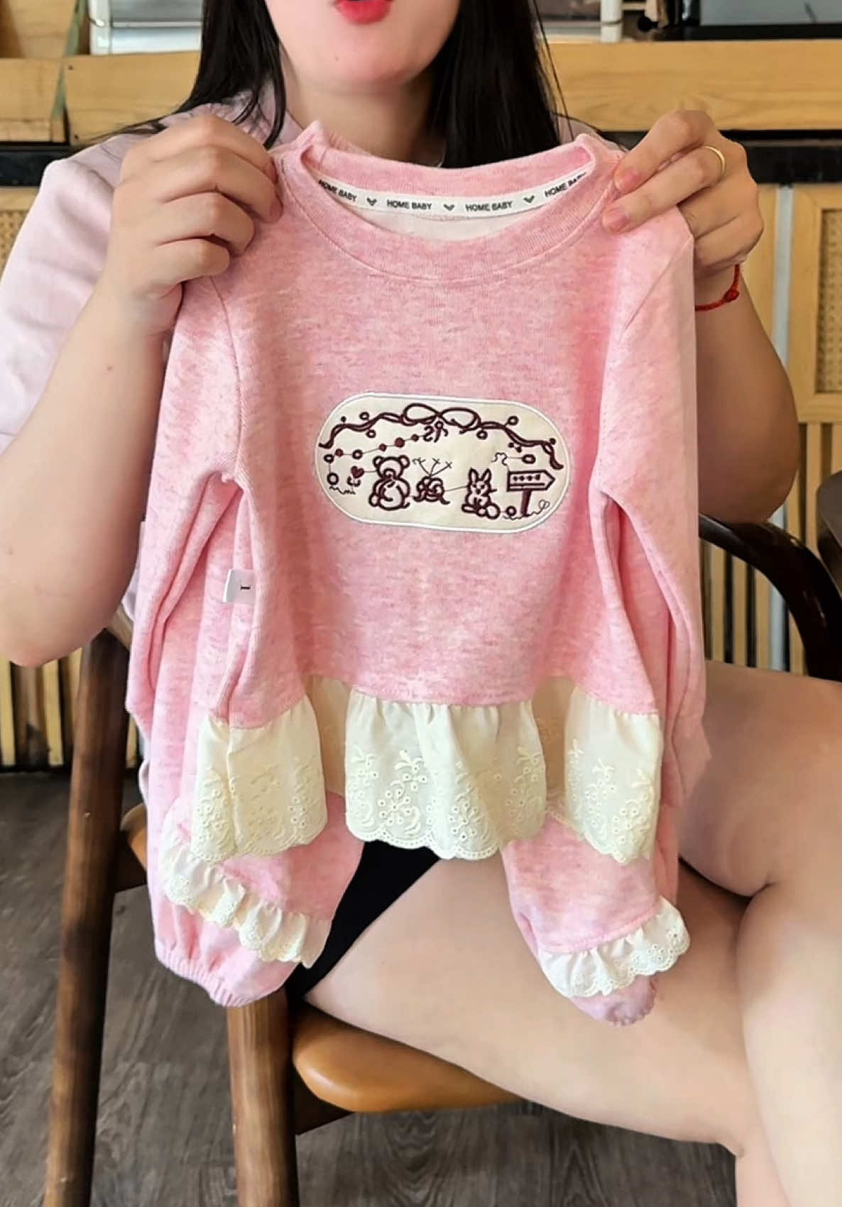 Bộ nỉ thu đông cho bé rất đẹp ạ #thoitrangtreem #tiktokshop #bobegai #setbegai 