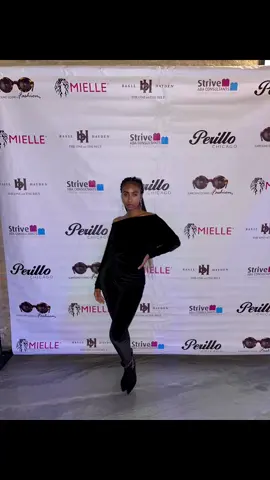 Surround sound of fashion #chicagofashionweek #ssof #fashionshow #chicagoevents 