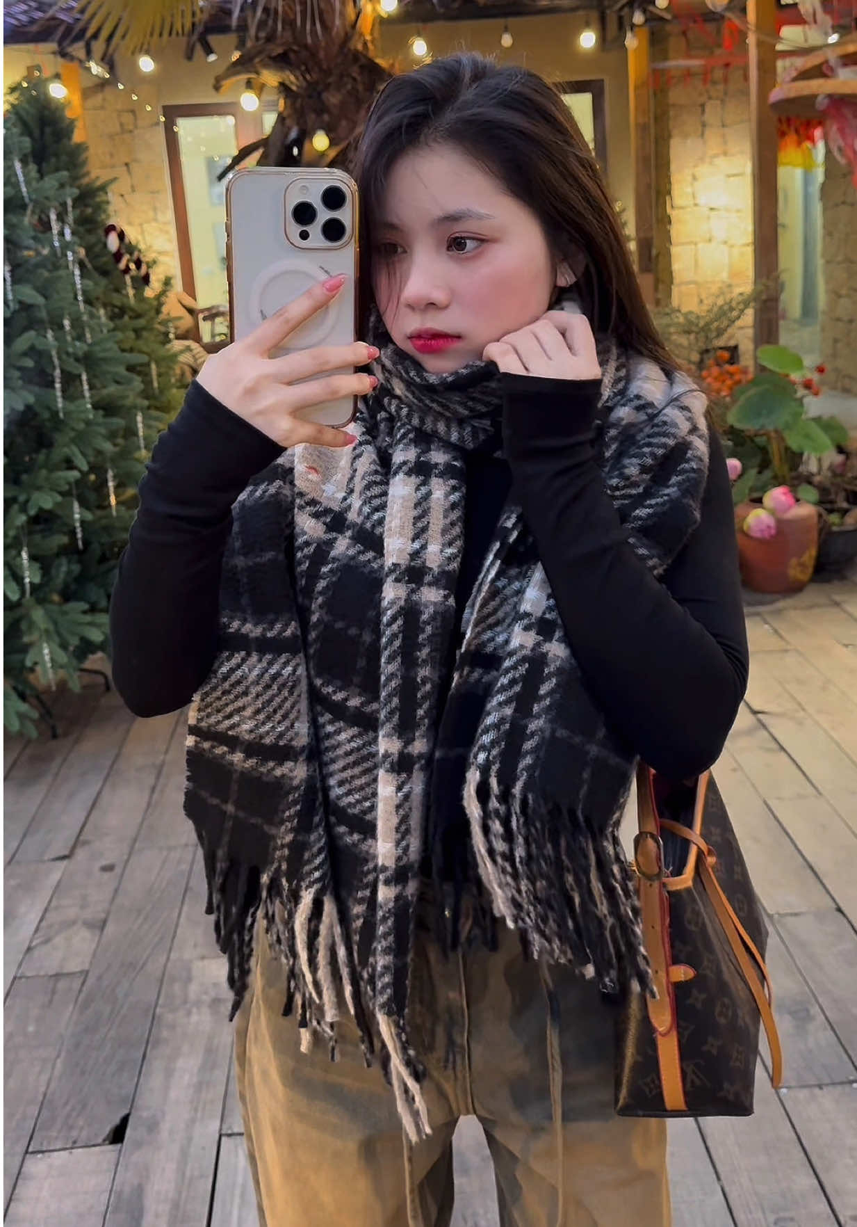Sẵn sàng đón gió mùa - khăn quàng ấm