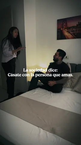 El amor no se trata solo de sentir, sino de decidir amar como Cristo amó: con paciencia, perdón y propósito. La sociedad dice que sigas tu corazón, pero Dios dice: guárdalo. No se trata de buscar a la persona correcta, sino de ser la persona correcta cada día. El matrimonio no es emoción, es compromiso, fe y fidelidad. Y cuando Dios está en el centro, el amor no se apaga… se fortalece. ❤️ #andres_vazco #arovaaleja 
