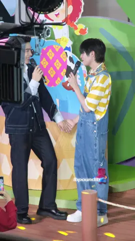 ทำไมเค้าจับมือกันอ่าาาา 🤭 #เติ้ลเฟิร์สวัน 