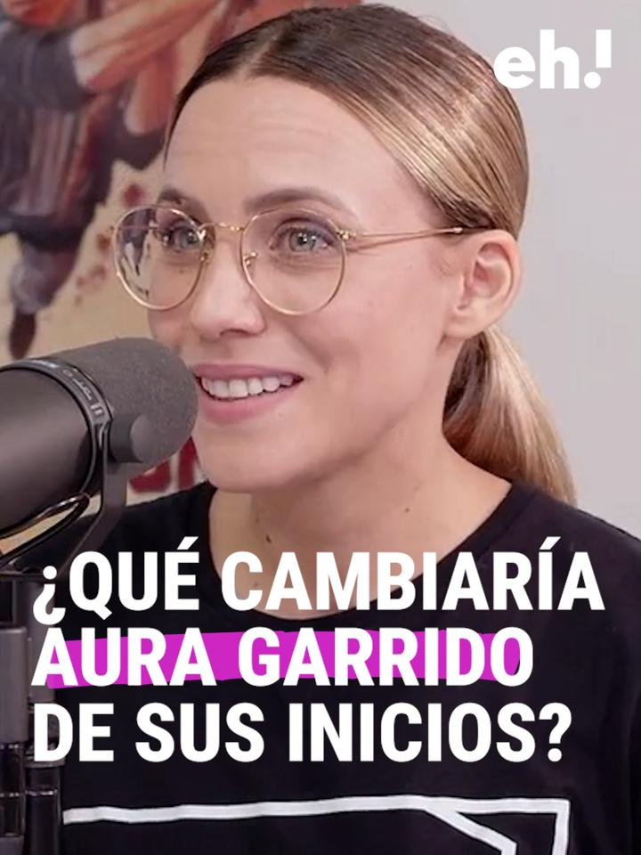 ¿Qué cambiaría Aura Garrido de sus inicios? Entre otras cosas, nos contó que hubiera empezado más tarde a ser actriz, que con 20 años encontró a gente maravillosa y de la que aprendió muchísimo, pero también a personas con una ética laboral lamentable. Ya disponible su #CañasyBarra en nuestro YTB y Spoti. Y desde este 23 de octubre, su serie #Entrepeneurs, creada por #PantomimaFull, en @disneypluses #cineentiktok #seriesdisney