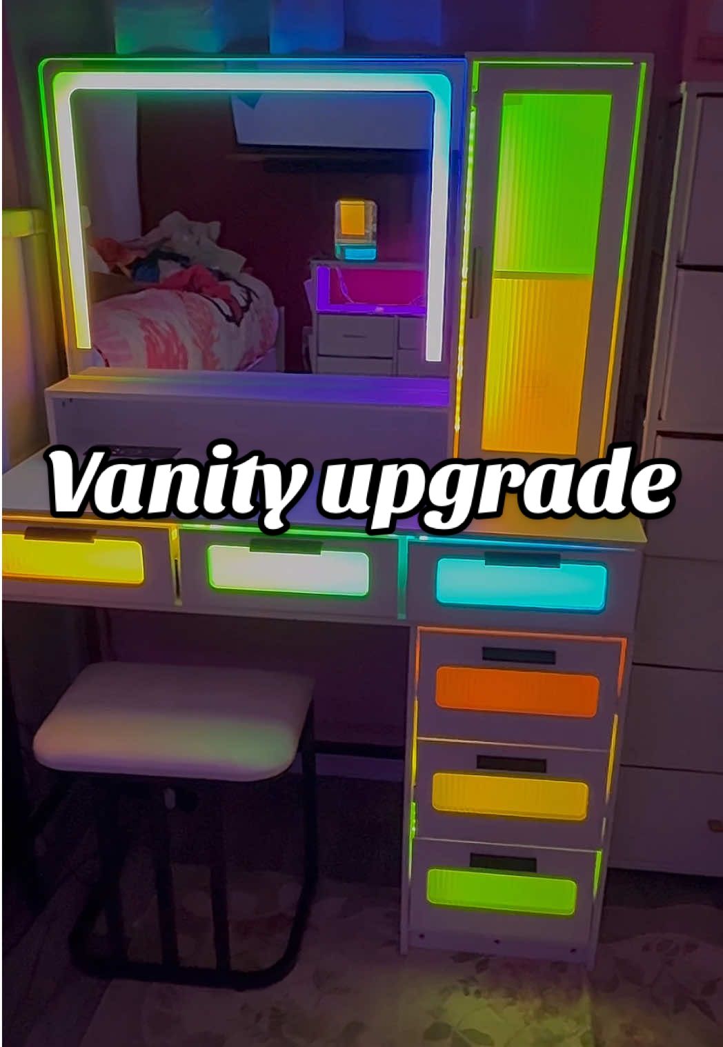 She luvssss 🎀 #vanitymirror #makeupvanity #preteeen #ledmirror #ledvanity 