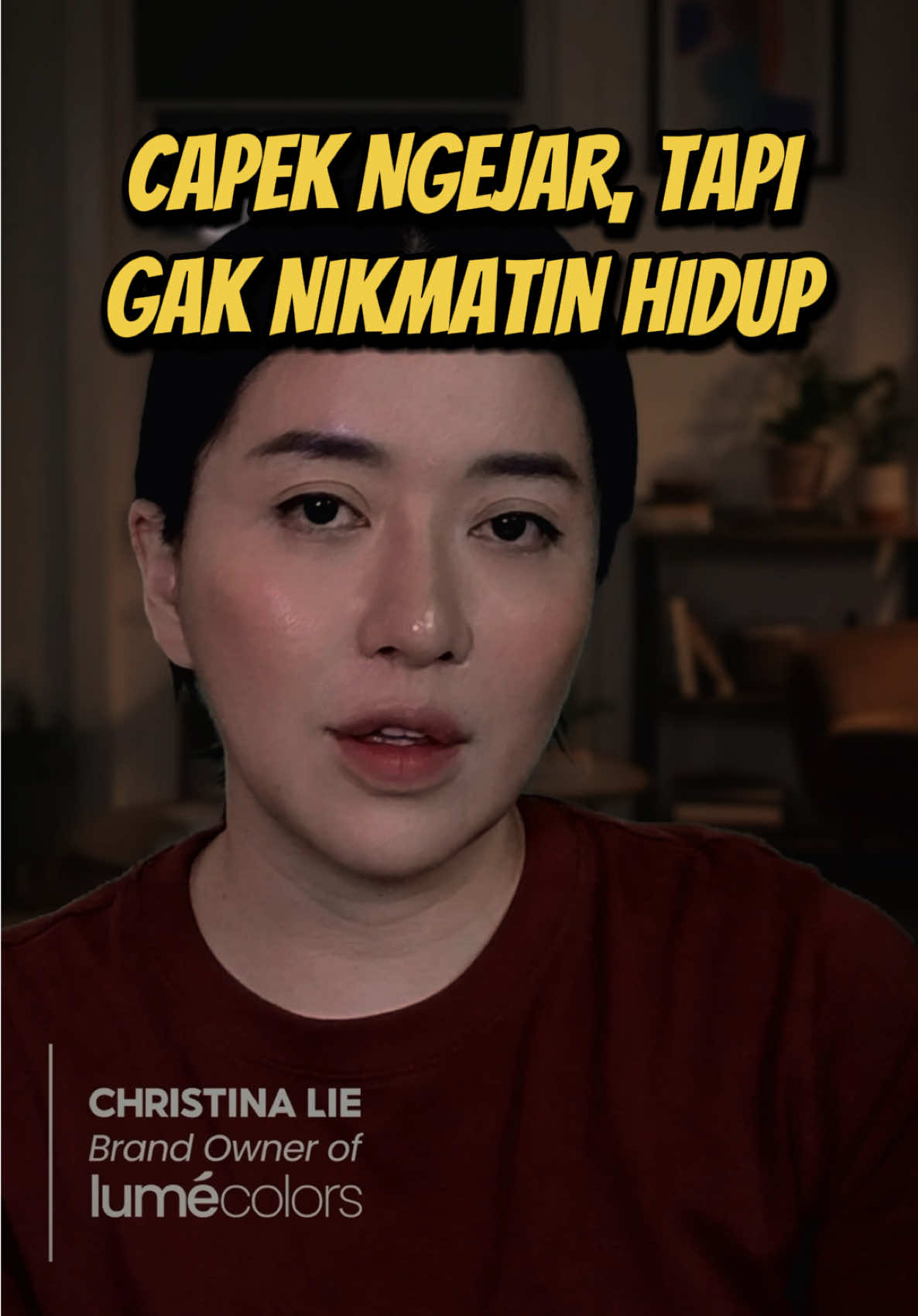 Kalo diliat dari hukum semesta, hidup yg elo jalani tanpa hadir itu kayak nyebar sinyal “gue belum cukup.” Dan semesta gak akan debatin elo, dia cuma nyamain frekuensi. Makanya makin elo ngejar, makin jauh rasa cukupnya dari lo. #lawofattraction #growthmindset #christinalie #syukuri_nikmati_dan_jalani #workaholic 