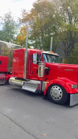 Livin the dream #kenworth #lanitaspecialized #livetheshow #lanitarepair #truckertok 