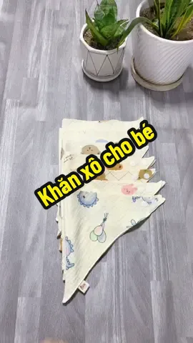 yếm  xô muslin có cúc bấm cho bé…#yemchobe #yemmuslin #khănquangco #yemchongtham #mevabe  @Nguyễn Quỳnh Mẹ và Bé  @Nguyễn Quỳnh Mẹ và Bé  @Nguyễn Quỳnh Mẹ và Bé 